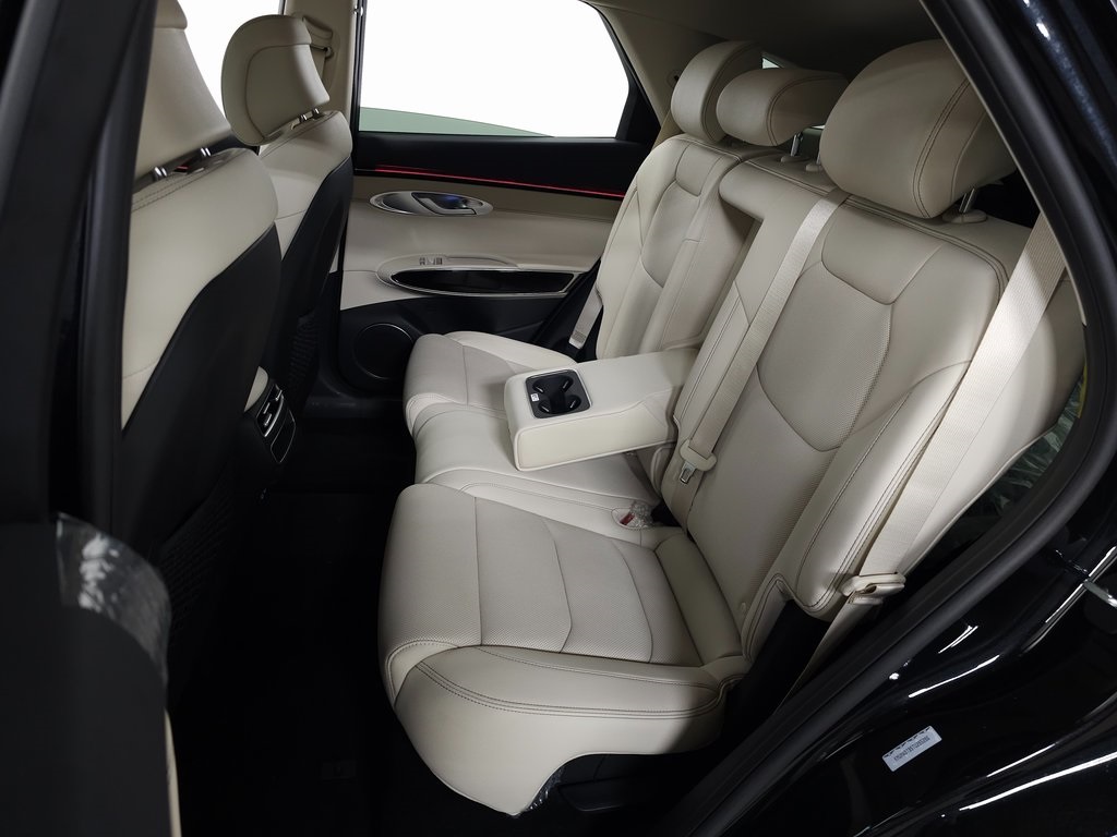 2026 Genesis GV70 2.5T photo 16