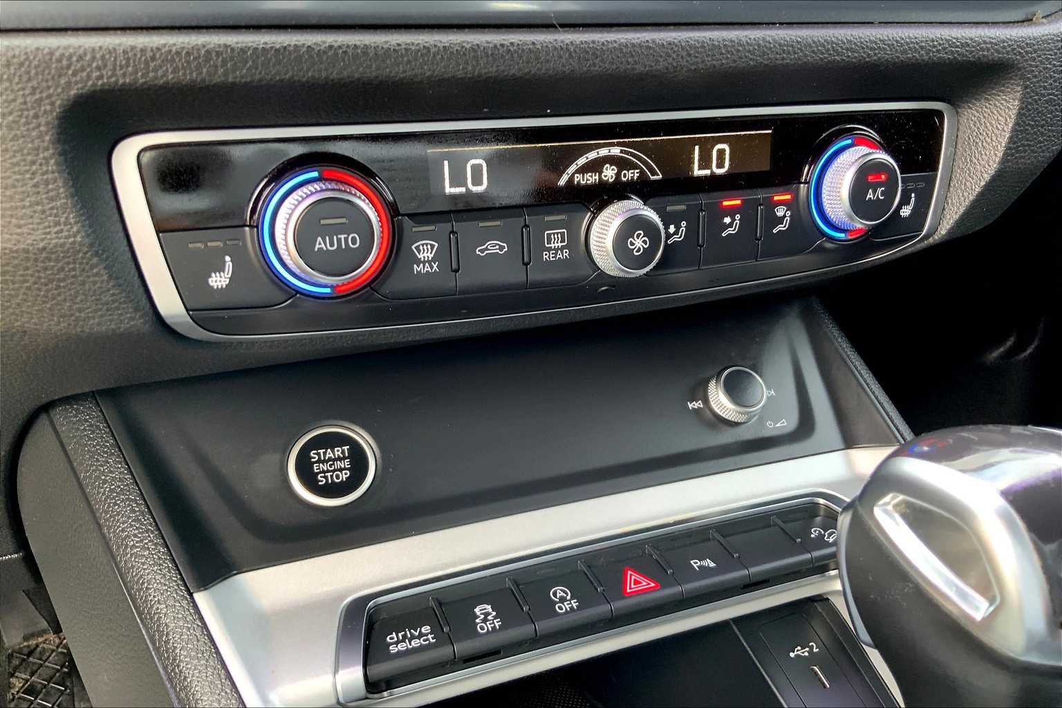 2022 Audi Q3 S line Premium Plus 45 TFSI photo 29
