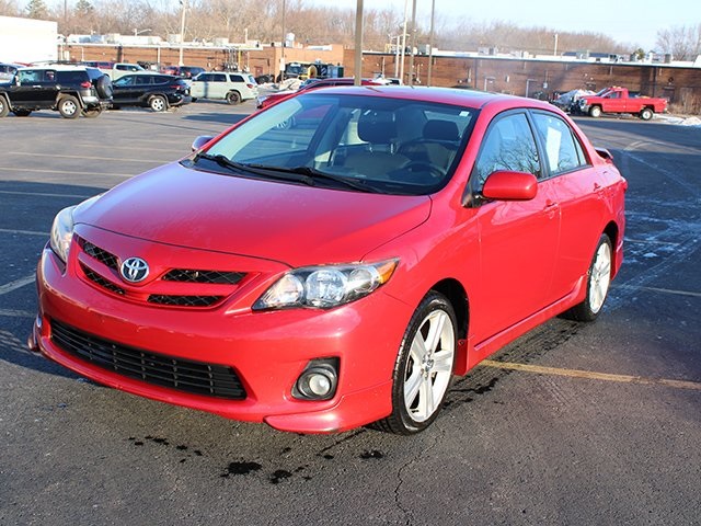 Used 2013 Toyota Corolla S with VIN 2T1BU4EE6DC009452 for sale in North Olmsted, OH