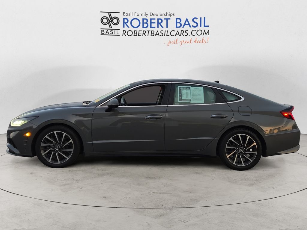 2022 Hyundai Sonata Limited photo 2