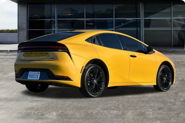 2025 Toyota Prius photo 4