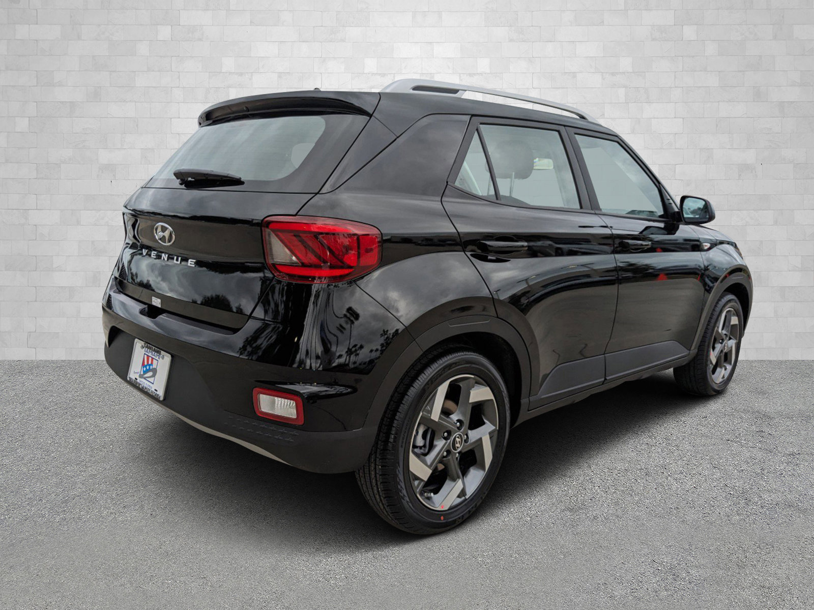 2025 Hyundai Venue SEL photo 2