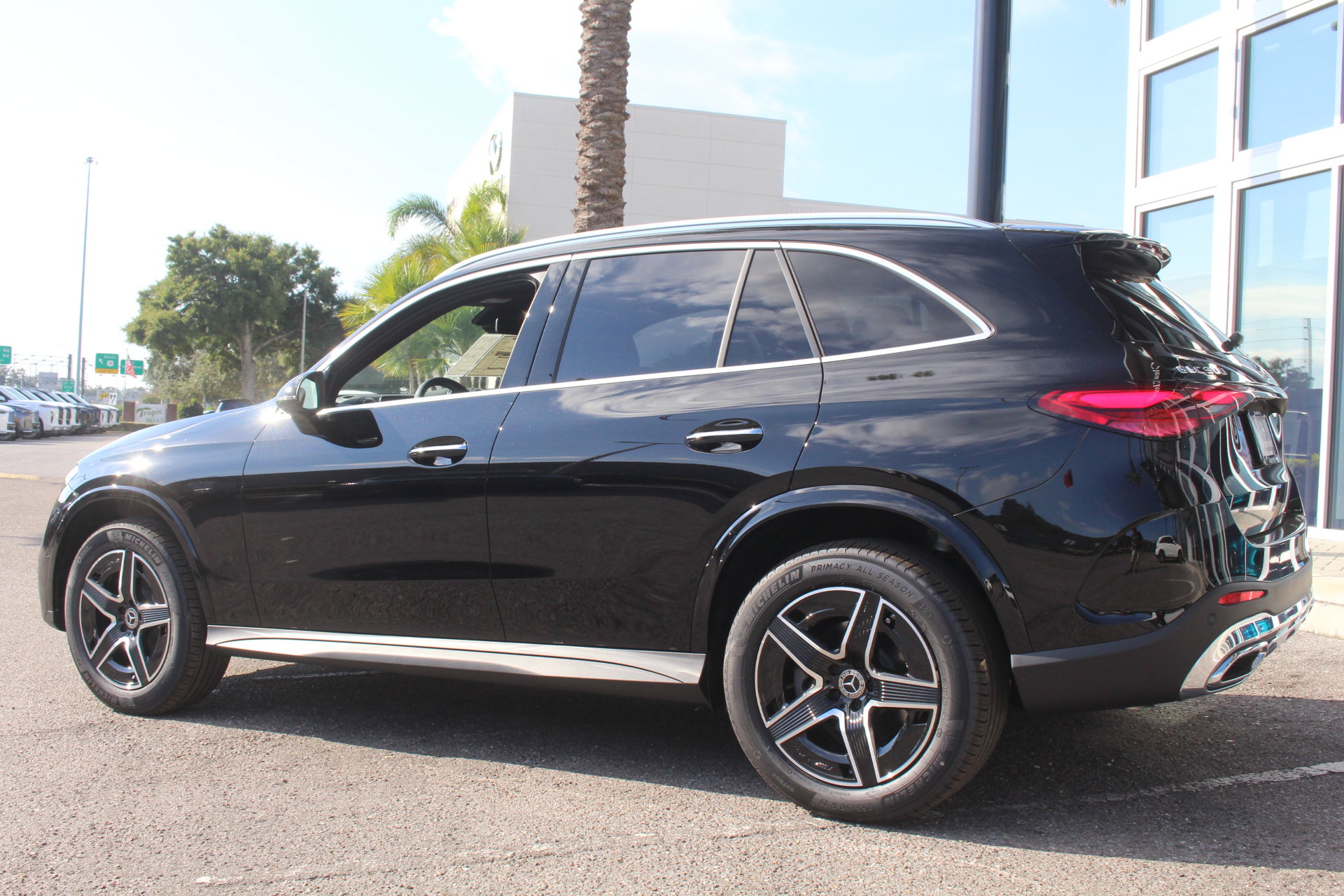 2026 Mercedes Benz GLS 300 photo 4