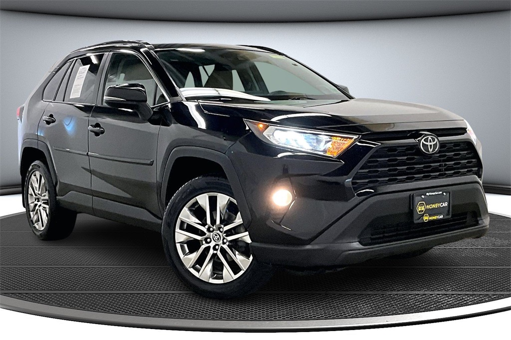 2021 Toyota RAV4 XLE Premium's photo