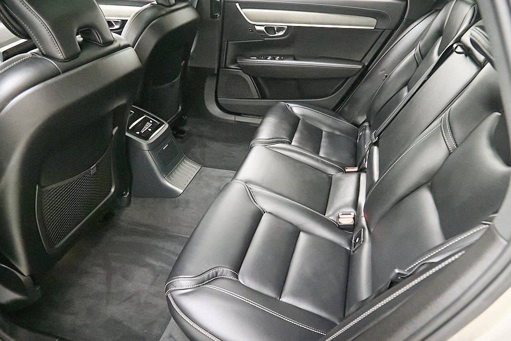 2024 VOLVO S90 - Image 19