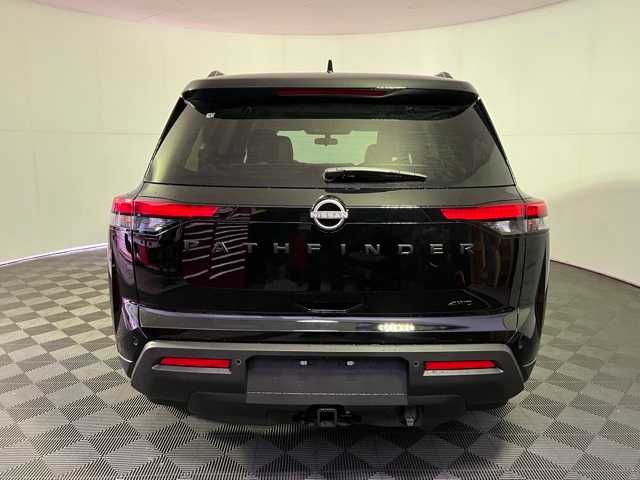 2025 Nissan Pathfinder SV photo 4