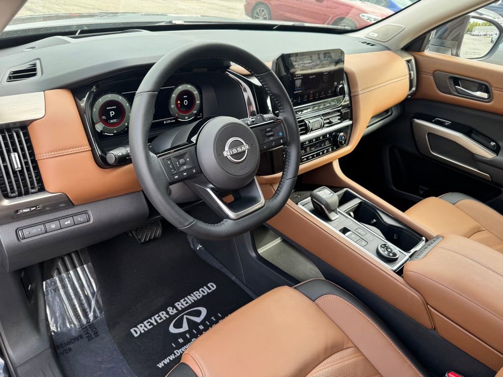 2025 Nissan Pathfinder Platinum photo 15