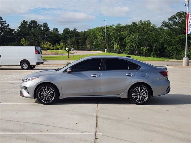2022 Kia Forte GT-Line photo 2