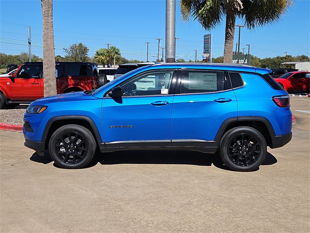 2026 Jeep Compass Latitude Altitude photo 3