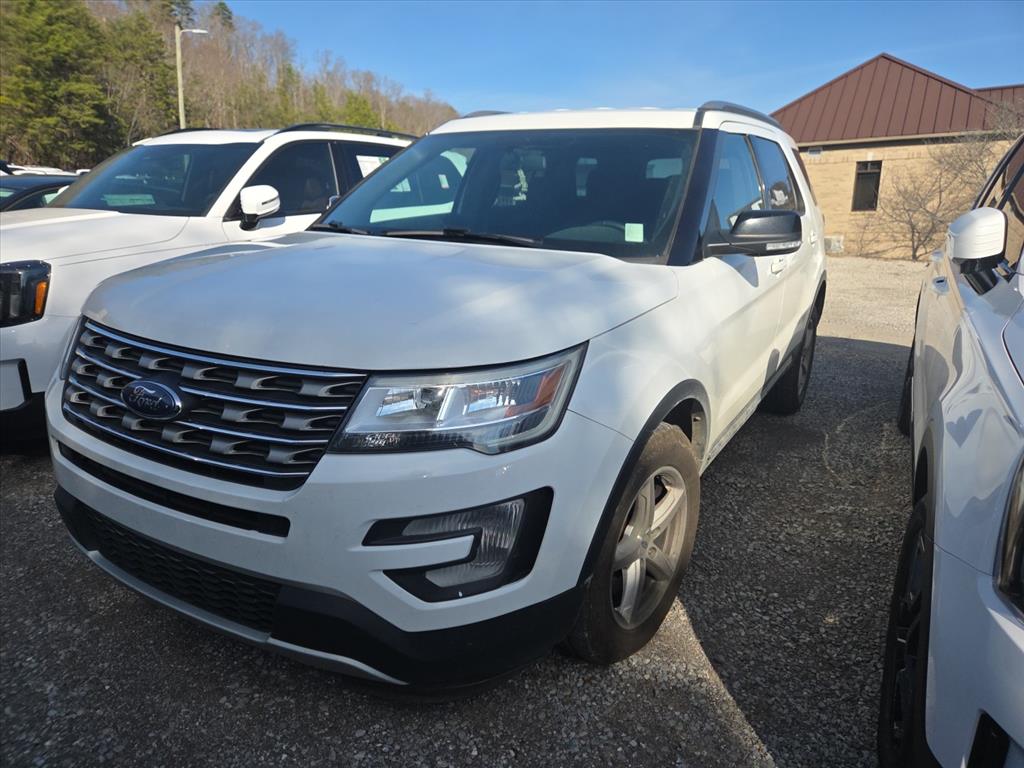 2017 Ford Explorer XLT's photo