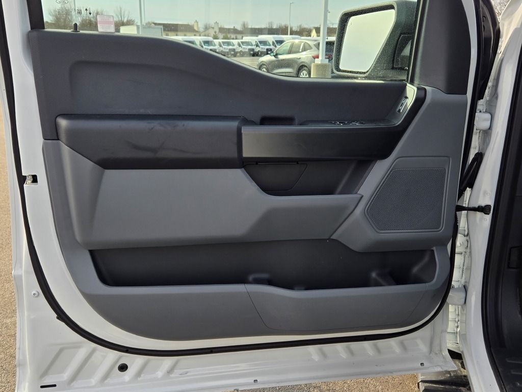2025 Ford F-150 XL photo 11
