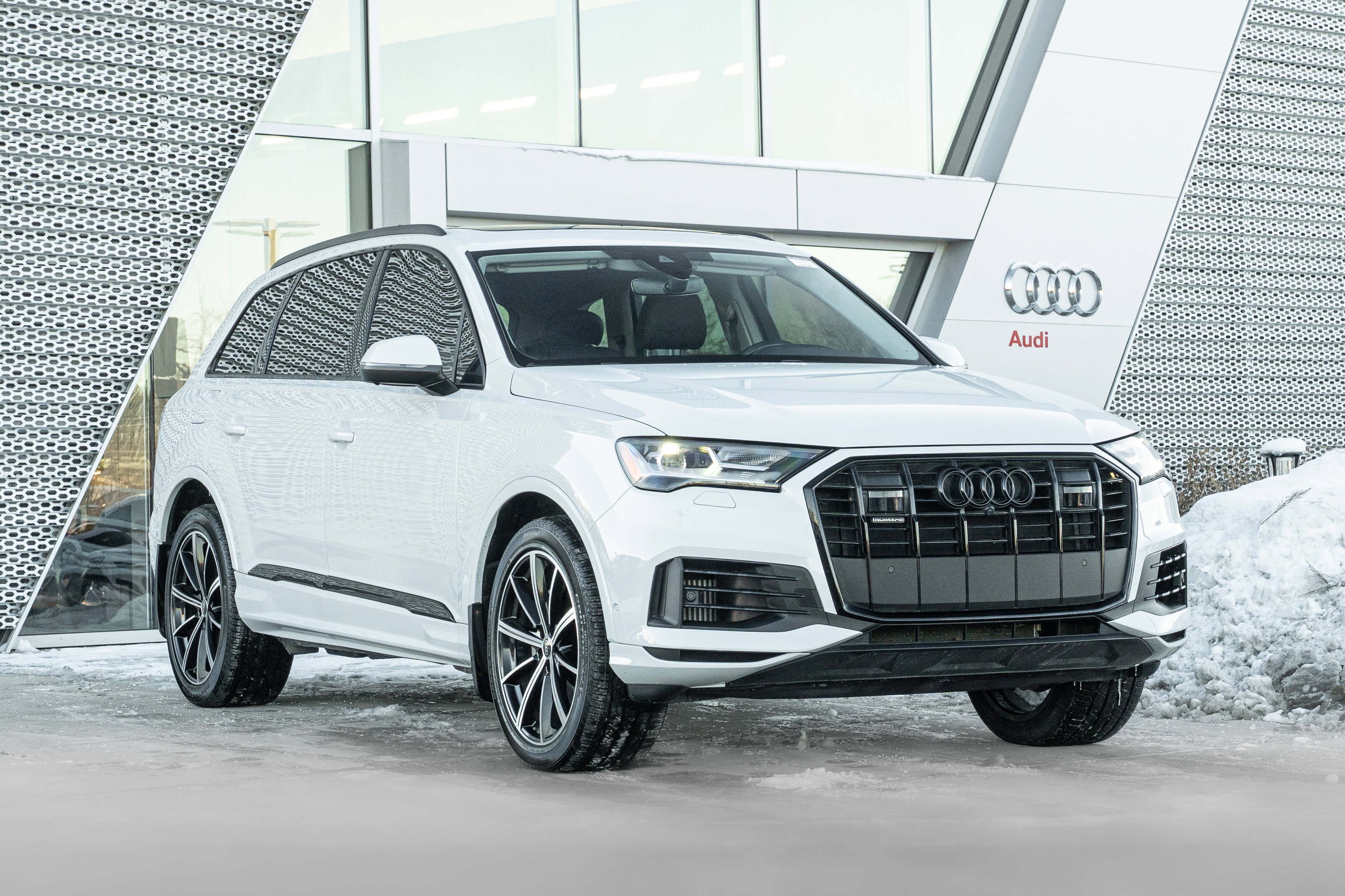 2023 Audi Q7 Premium Plus's photo