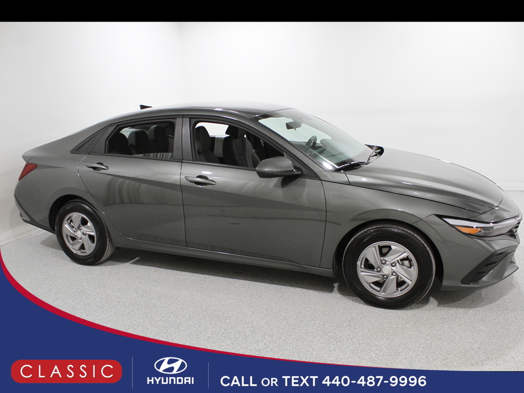 2025 Hyundai Elantra SE