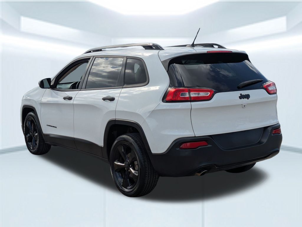 2016 Jeep Cherokee Altitude photo 2