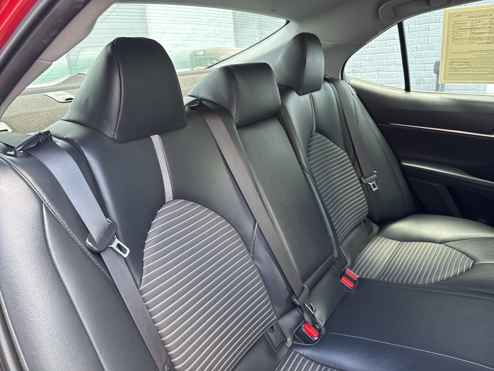 2019 Toyota Camry SE photo 6