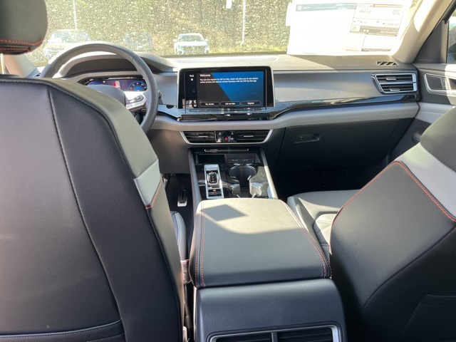 2025 Volkswagen Atlas Peak Edition SE photo 13