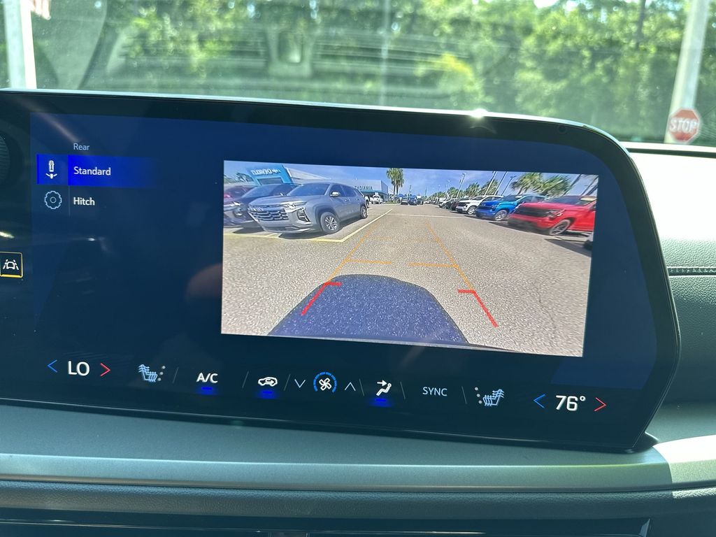 2025 Chevrolet Traverse photo 24