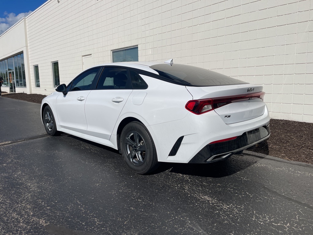 2022 Kia K5 LXS photo 2