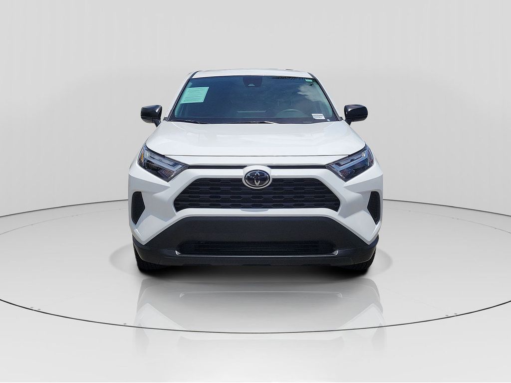 2024 Toyota RAV4 LE photo 2