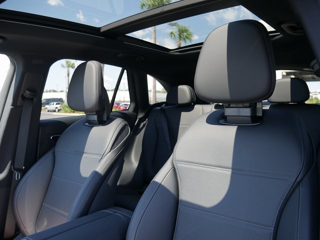 2026 Mercedes Benz GLC 300 photo 16