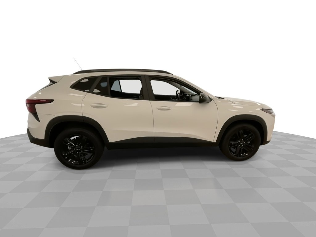 2025 Chevrolet Trax ACTIV photo 2