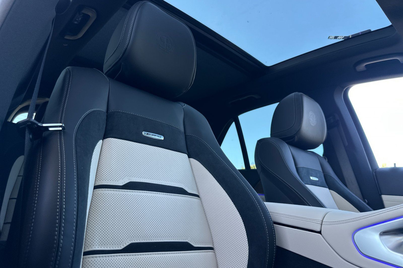 2026 Mercedes Benz GLE 53 AMG 4MATIC photo 3