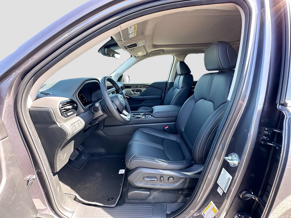 2025 Honda Pilot Touring photo 16