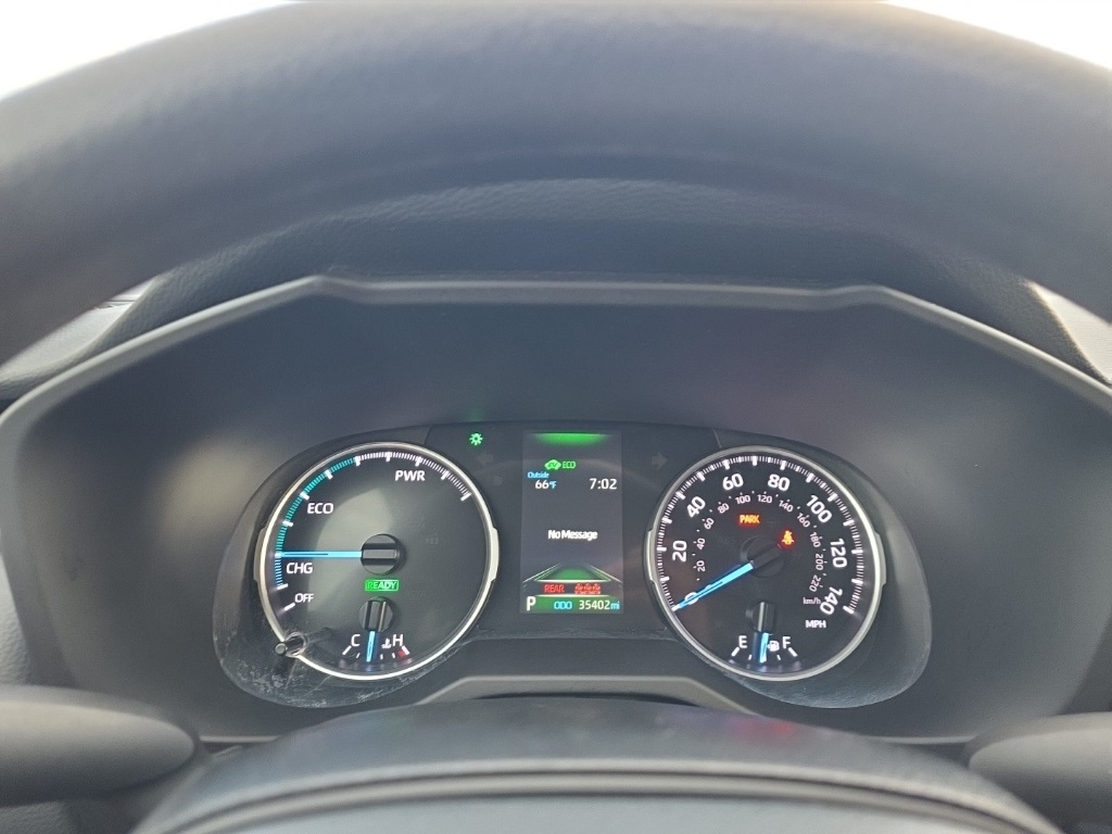 2020 Toyota RAV4 Hybrid LE photo 17