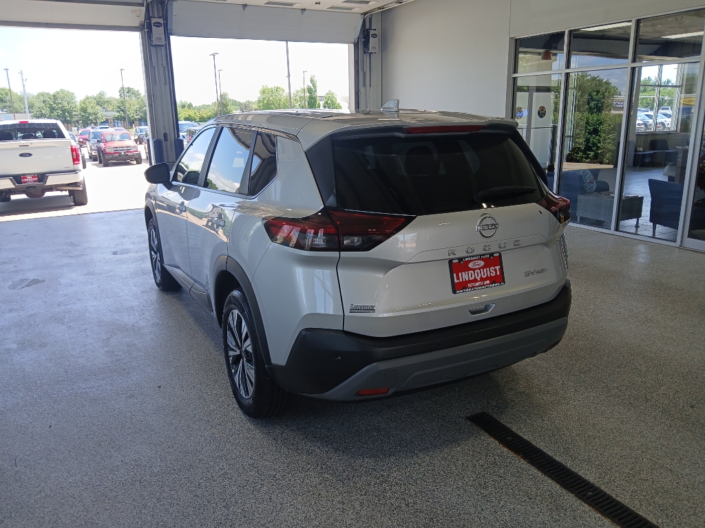 2023 Nissan Rogue SV photo 6