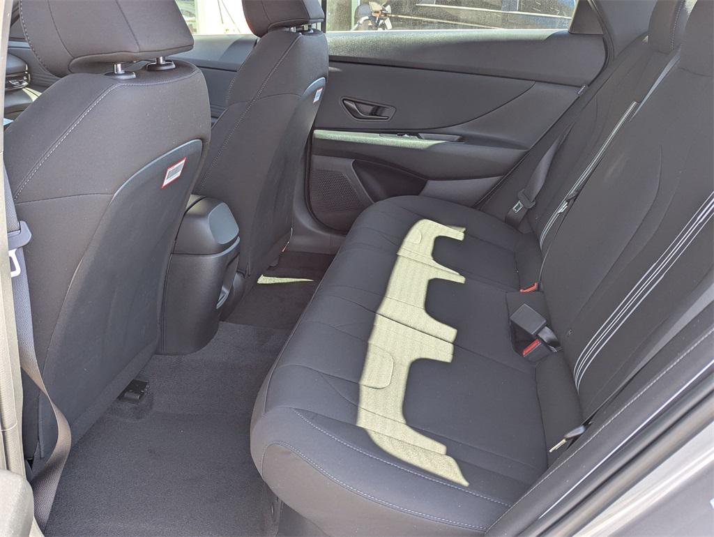 2025 Hyundai Elantra Hybrid SEL Sport photo 27
