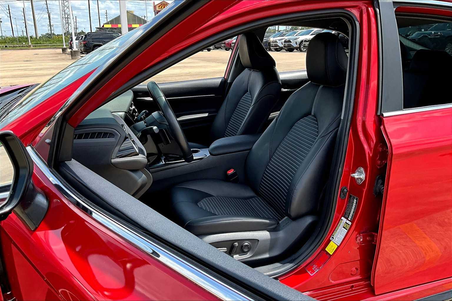 2023 Toyota Camry SE photo 7