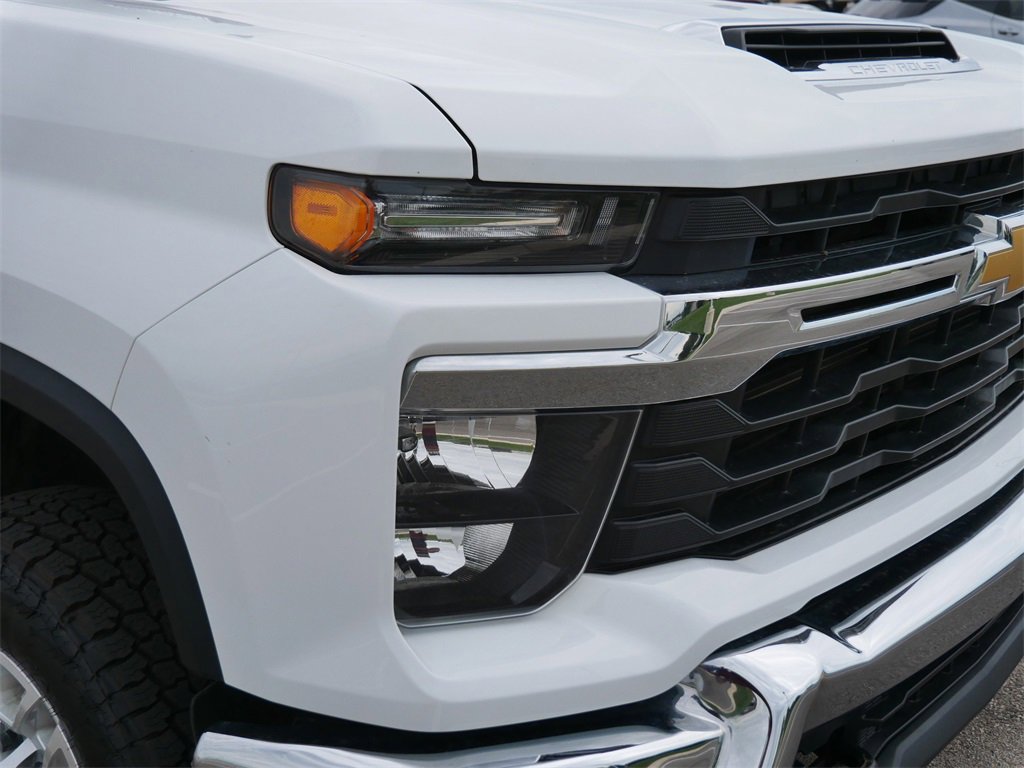 2024 Chevrolet Silverado 2500HD LT photo 9
