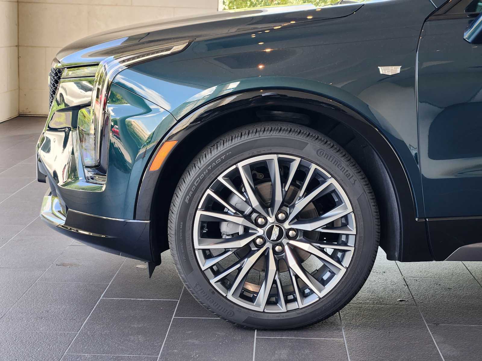 2025 Cadillac XT4 Sport photo 5
