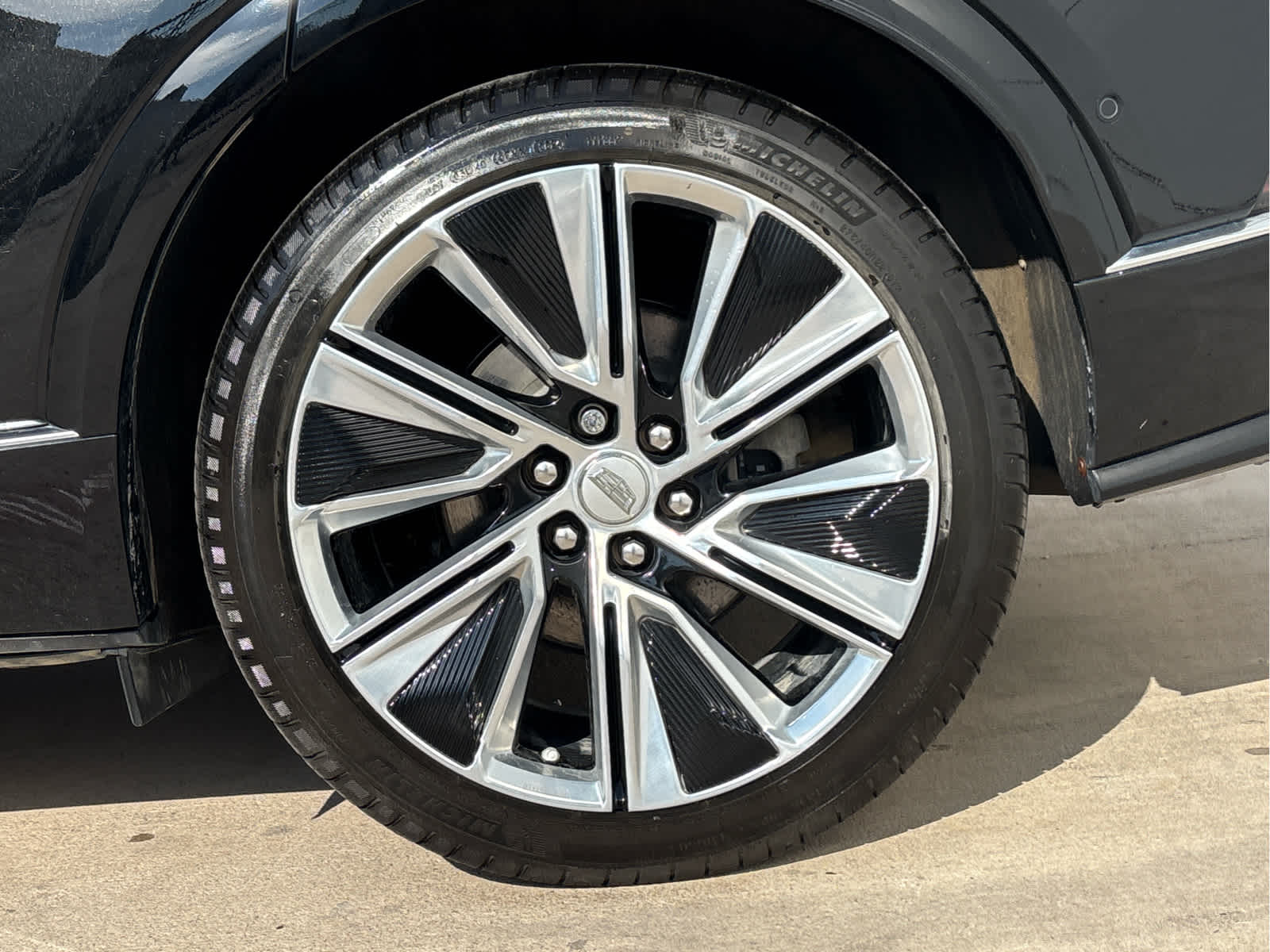 2024 Cadillac Lyriq photo 4