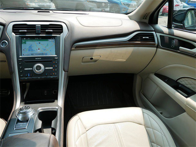 2017 Ford Fusion Energi Platinum photo 12