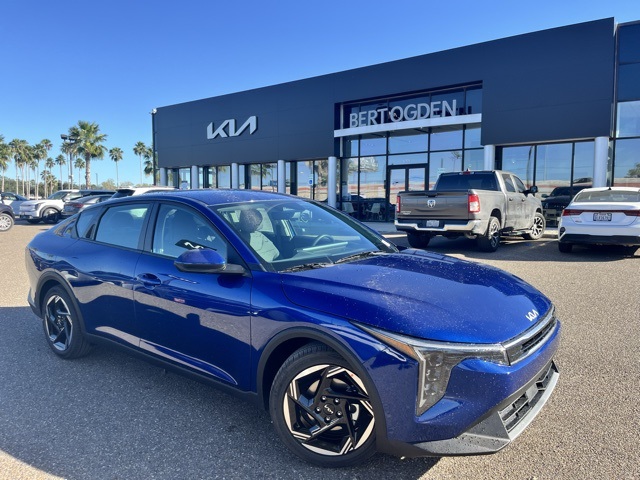 2025 Kia K4 EX's photo