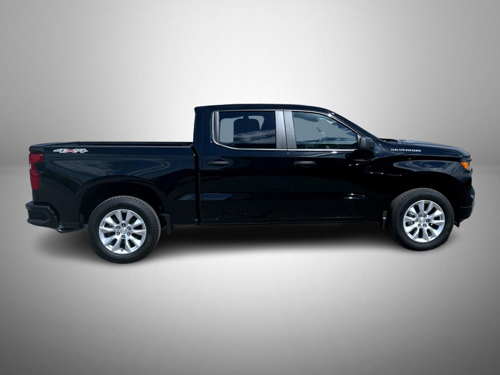2026 Chevrolet Silverado 1500 Custom photo 2