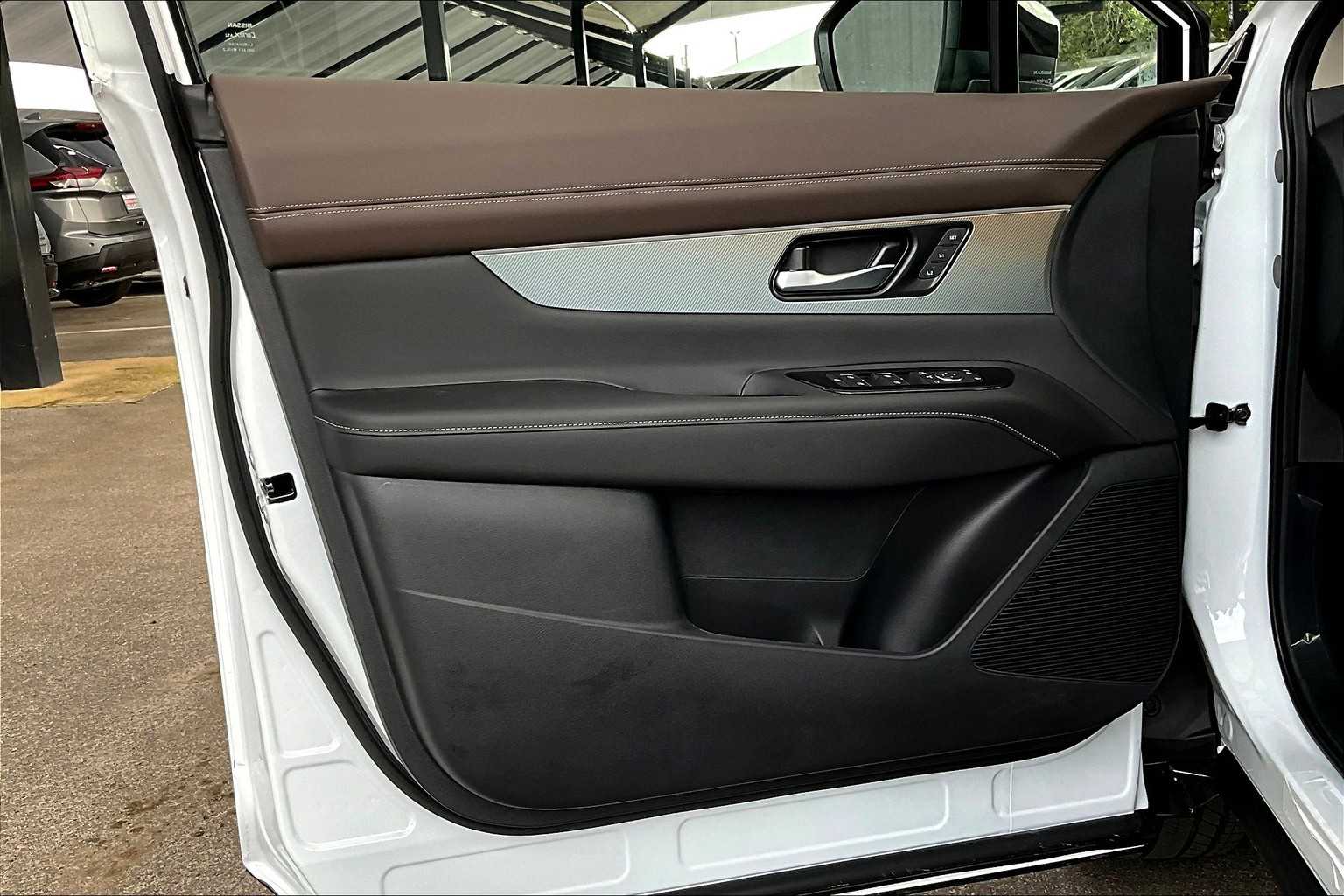 2025 Nissan Murano Platinum photo 11