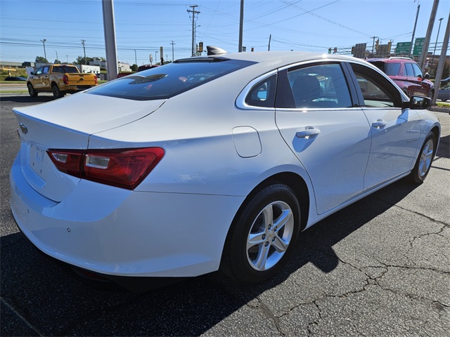 2023 Chevrolet Malibu LS photo 7
