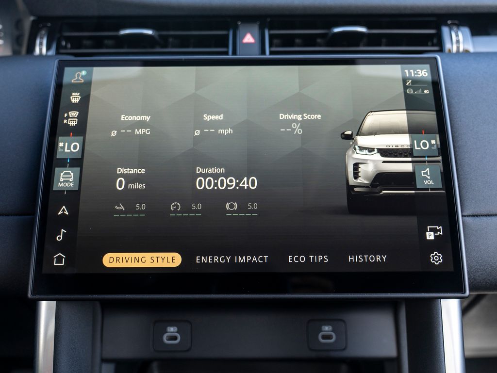 2024 Land Rover Discovery Sport S photo 24