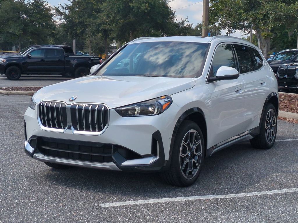 2026 BMW X1 28i's photo