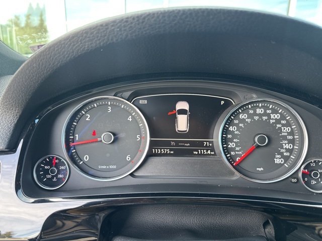 2014 Volkswagen Touareg V6 TDI photo 2