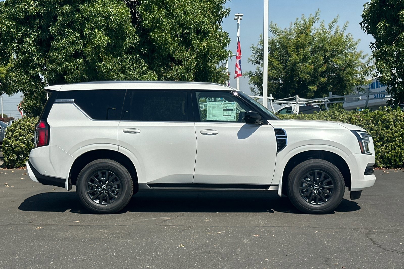 2026 Nissan Armada SV photo 3