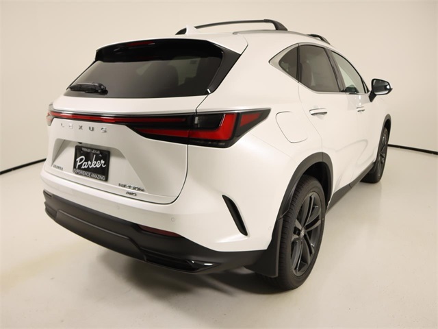 2025 Lexus NX 450h+ Luxury AWD photo 4