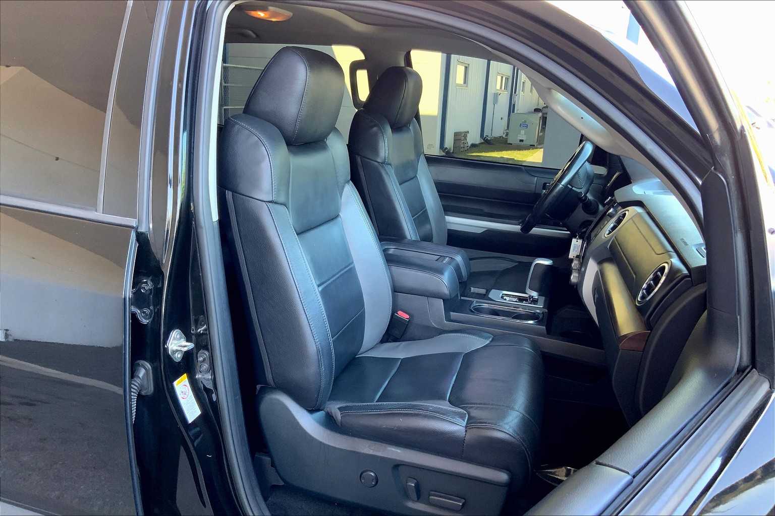 2018 Toyota Tundra Limited CrewMax photo 8