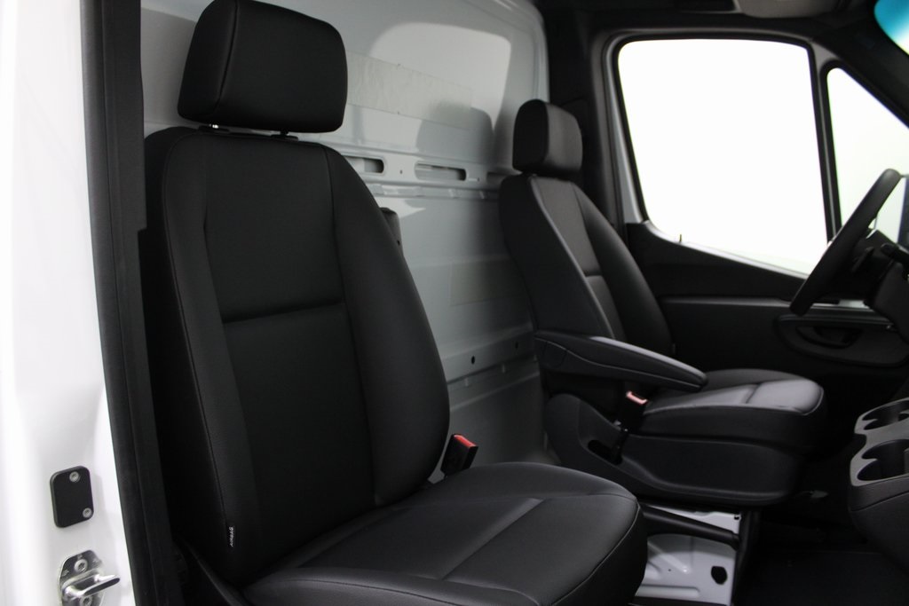 2023 Mercedes-Benz Sprinter Cab Chassis Base