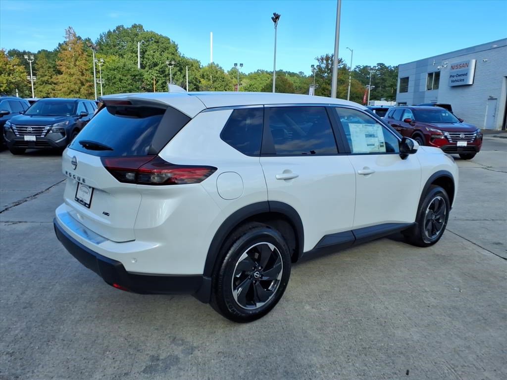 2026 Nissan Rogue SV photo 2