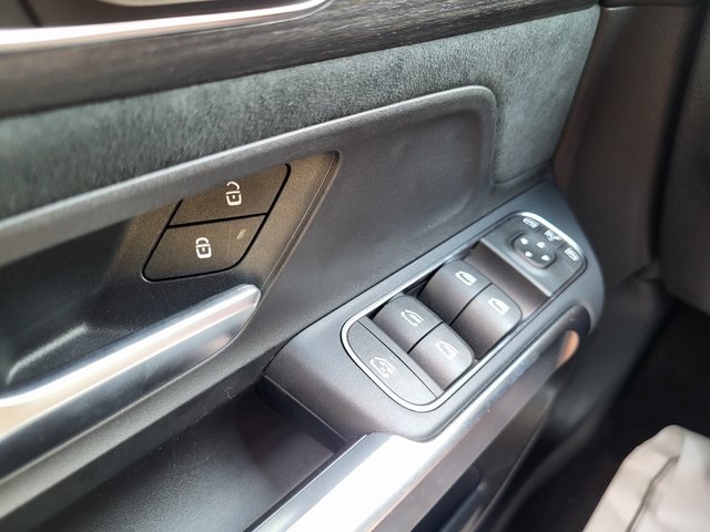 2024 Mercedes Benz EQB photo 25