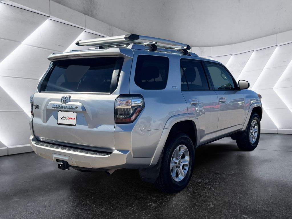 2018 Toyota 4Runner SR5 photo 3