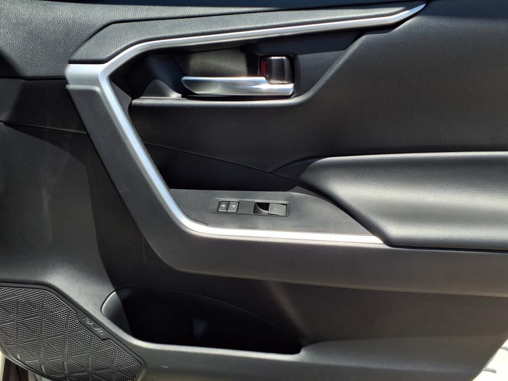 2024 Toyota RAV4 XLE Premium photo 25
